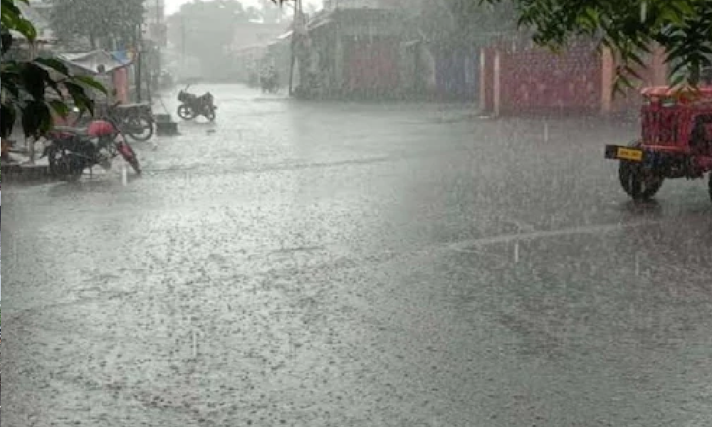 Weather Update In Jharkhand: Jharkhand was troubled by continuous rain for 3 days, Ranchi's mercury dropped by 8 degrees, rain will continue even today